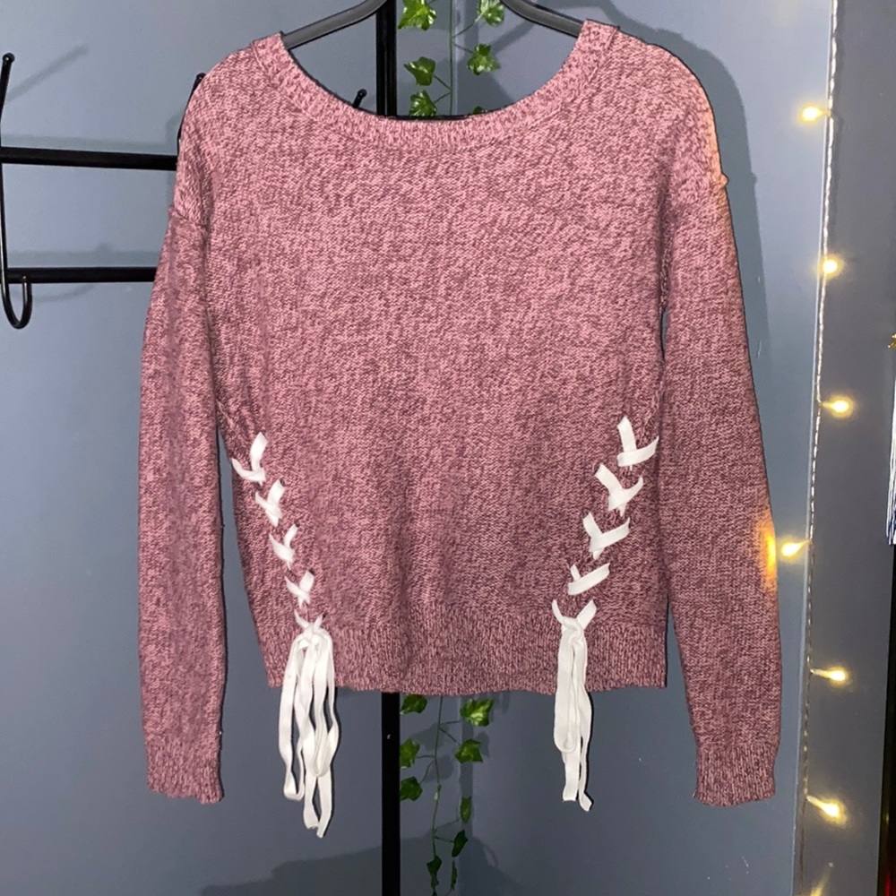 Maroon/dusty pink swoop neck sweater with white braid lace detail
